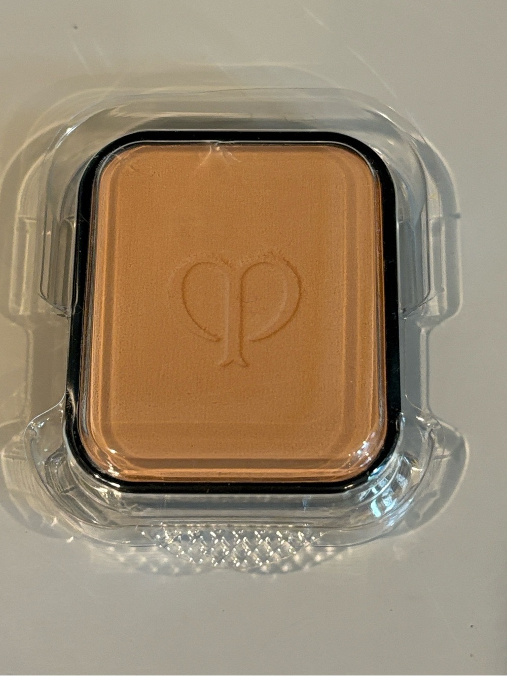 Cle de Peau ~ Radiant Powder Foundation ~ Refill ~ B30 ~ 1 Available